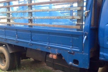 ขายครับไดน่า หัวเล็ก2ปัด เครื่อง115แรง. หัวสวย. เครื่องดี. คัสชีสวย เอกสารพร้อมโอน ยางดี. ยาว4.30 กะบะและฝาท้ายมีตำนิ่ดหน่อย   หัวแก้มน่าสีเลยจะดูไม่สวยเล็กน้อย รถพร้อมใช้งานเลยครับ   เติมน้ำมันขับได้เลย   ราคา135000 สนใจ0930693225 บ้านไผ่