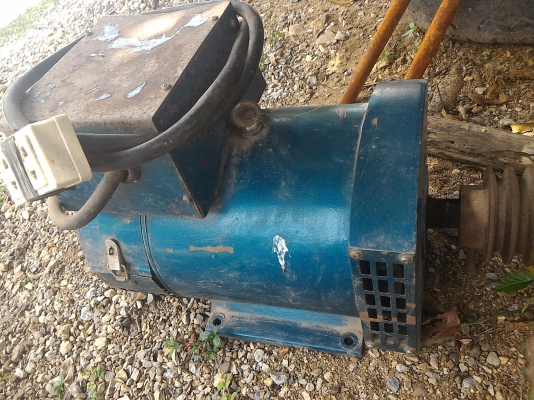 เครื่องปั่นไฟขนาด 3 KW. 1 เฟส  220 V. ต้องการความเร็วแค่ 1500 รอบ/นาที