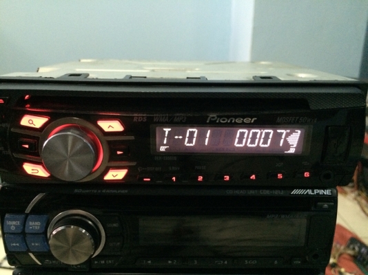 Pioneer DEH-2350UB USB Ipod MP3 CD FMคลื่นไทย AUX ปรีเอ้า1ชุด สภาพสวย มือ2