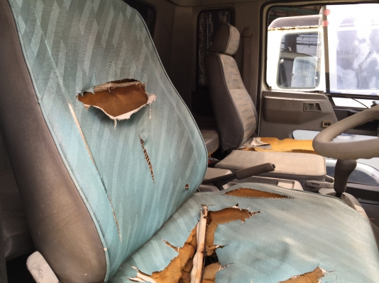 หัว-คัสซี.(ขาย490000.)..10ล้อเพลาเดียว. 195 แรง Hino. FL3H. เดิมรถตู้เปียก ยกลง ปี39