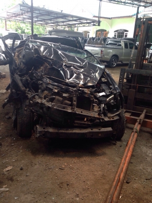 ซากดีเเมกด์ 4 ประตูไฮเเลนด์ปี10 บุคคลโอนลอยๆ เครื่อง2500 หรือเเยกขายทั้งคันมีหลายรุ่นเก๋งเเละกระบะรับซื้อรถอุบัตทุกสภาพ