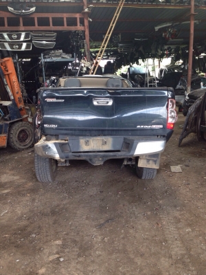 ซากดีเเมกด์ 4 ประตูไฮเเลนด์ปี10 บุคคลโอนลอยๆ เครื่อง2500 หรือเเยกขายทั้งคันมีหลายรุ่นเก๋งเเละกระบะรับซื้อรถอุบัตทุกสภาพ