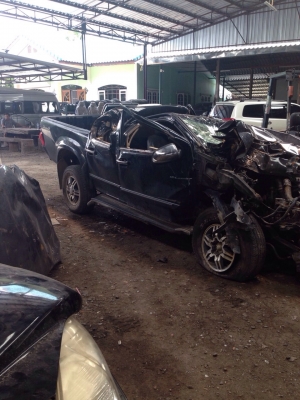 ซากดีเเมกด์ 4 ประตูไฮเเลนด์ปี10 บุคคลโอนลอยๆ เครื่อง2500 หรือเเยกขายทั้งคันมีหลายรุ่นเก๋งเเละกระบะรับซื้อรถอุบัตทุกสภาพ