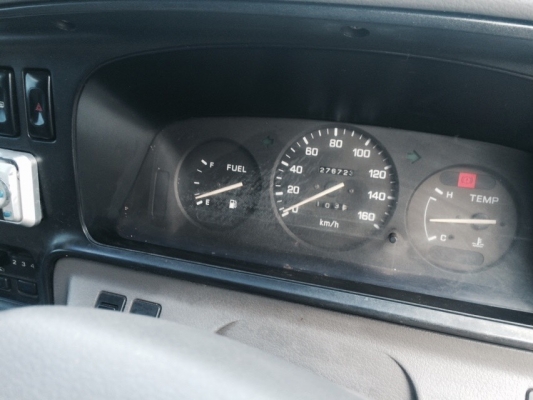 ขายรถตู้ นิสสัน ปี97 (ไม่มีทะเบียน แต่มีใบเสร็จ ประมูลจากราชการ) (ขายแล้ว)