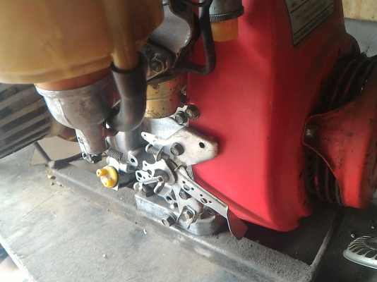 เครื่องยนต์HONDA  G200 ขนาด 5.2 แรงม้าพร้อมป็้มน้ำขนาด 2 นิ้ว