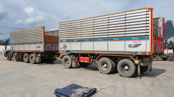 ขายรถพ่วง 24 ล้อ แม่.ลูก กระบะเนียมคอกเกษตรดั้ม อู่.พงษ์ไพบูลย์ HINO PROFIA P11C-320 คอมมอลเร็ว 7 เกียร์ ราคา.1680000 สวยๆเลยครับ สนใจรีบจองด่วน ขายรถพ่วง 24 ล้อ แม่.ลูก กระบะเนียมคอกเกษตรดั้ม อู่.พงษ์ไพบูลย์ HINO PROFIA P11C-320 คอมมอลเร็ว 7 เกียร์ ราคา.1680000 สวยๆเลยครับ สนใจรีบจองด่วน