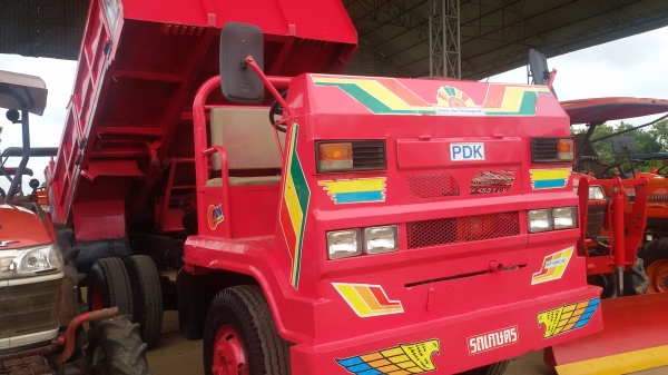 ขายอีแต๋นด้ำ6ล้อเเครื่องอาที140 กระบะเหล็ก  คันชีใหญ่หน้า6-7นิ้มคานโลงงาน ราคา235000บาท รถพร้อมใช้งานสวยมากเดิมๆโทร0813655997อำพร พาเจริญ ต วังบัว อ คลองขลุง จ กำแพงเพชร ราคานี้ยังต่อลองได้อีกนะครับ