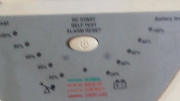 UPS ป้องกันแรงดันตกหรือไฟดับ ขนาดใหญ่ เข้า 100 V. ออก 100 V.