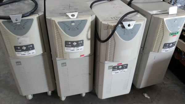 UPS ป้องกันแรงดันตกหรือไฟดับ ขนาดใหญ่ เข้า 100 V. ออก 100 V.