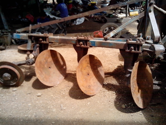 ขายผาน 3โครง4 CMTรุ่นใหม่ ใส่ฟอร์ด คูโบต้า 60แรงขึ้นไป ขายผาน 3โครง4 CMTรุ่นใหม่ ใส่ฟอร์ด คูโบต้า 60แรงขึ้นไป