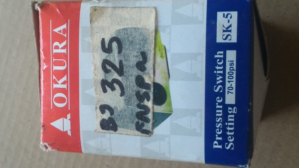 สวิทช์ควบคุมความดัน pressure switch  ทำหน้าที่ในการตัดและต่อวงจรไฟฟ้าให้มอเตอร์ทำงานและหยุดทำงานโดยอัตโนมัติ