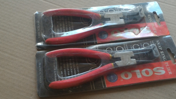 คีมถ่างแหวน SOLO ของใหม่ยังไม่ได้ใช้ (มี สามอันเท่านั้น)