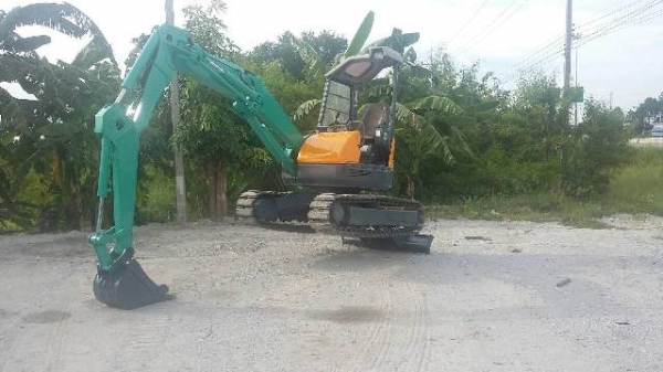 ขายรถขุด ยี่ห้อ  YANMAR รุ่น B3-3 เทรดยางหุ้มเหล็ก  รถสวย เก่านอกญี่ปุ่น