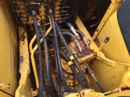 ขายรถแบคโฮ KOMATSU PC200-7 ทำงาน 12131ชั่วโมง สนใจโทร 081-970-1072