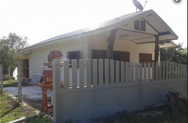 ขายบ้านพร้อมที่ดิน อยู่ข้างค่ายทหารศรีสองรัก ต.ศรีสองรัก อ.เมือง จ.เลย ถนนเส้นเชียงคาน-เมืองเลย บ้านเพิกสร้างเสร็จประมาณ1ปีกว่าๆ2ห้องนอน 1ห้องน้ำประตูหน้าต่างใช้ไม้ประดู่ไม้มะค่าอย่างดี ขายบ้านพร้อมที่ดิน อยู่ข้างค่ายทหารศรีสองรัก ต.ศรีสองรัก อ.เมือง จ.เลย ถนนเส้นเชียงคาน-เมืองเลย บ้านเพิกสร้างเสร็จประมาณ1ปีกว่าๆ2ห้องนอน 1ห้องน้ำประตูหน้าต่างใช้ไม้ประดู่ไม้มะค่าอย่างดี