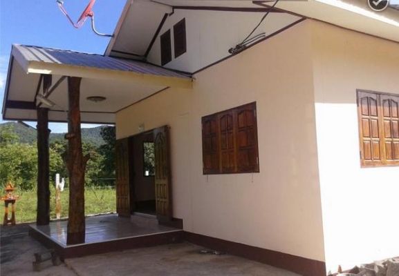 ขายบ้านพร้อมที่ดิน อยู่ข้างค่ายทหารศรีสองรัก ต.ศรีสองรัก อ.เมือง จ.เลย ถนนเส้นเชียงคาน-เมืองเลย บ้านเพิกสร้างเสร็จประมาณ1ปีกว่าๆ2ห้องนอน 1ห้องน้ำประตูหน้าต่างใช้ไม้ประดู่ไม้มะค่าอย่างดี ขายบ้านพร้อมที่ดิน อยู่ข้างค่ายทหารศรีสองรัก ต.ศรีสองรัก อ.เมือง จ.เลย ถนนเส้นเชียงคาน-เมืองเลย บ้านเพิกสร้างเสร็จประมาณ1ปีกว่าๆ2ห้องนอน 1ห้องน้ำประตูหน้าต่างใช้ไม้ประดู่ไม้มะค่าอย่างดี