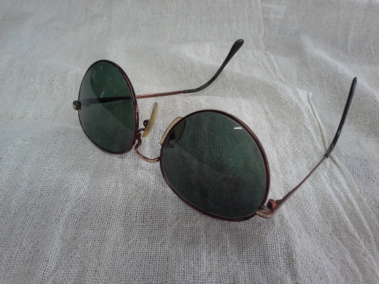 แว่นตาปัญญาชนอังกฤษ  FXTHER  AR 132 made in UK