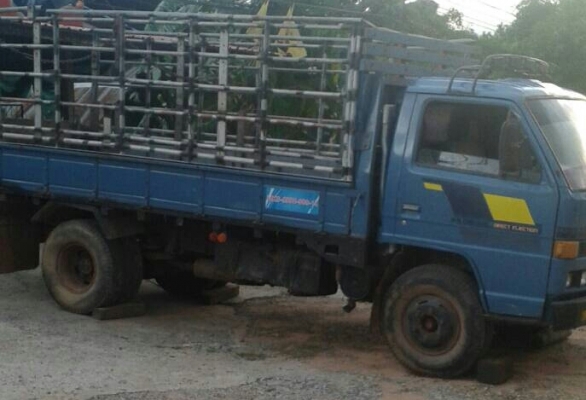 หกล้อ อีซูชุ NPR115 ปี35 ห้างแท้ เกียร์สั้น สภาพดีเดิมๆสวยพน้อมใช้ ทะเบียนพร้อมโอน