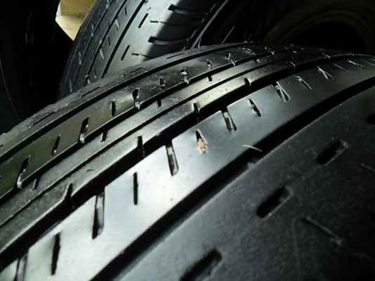 ยางกระบะขอบ15 บริดสโตน205-70-R15ลงพื้นปลายปี13 (4เส้น 2,800บ)