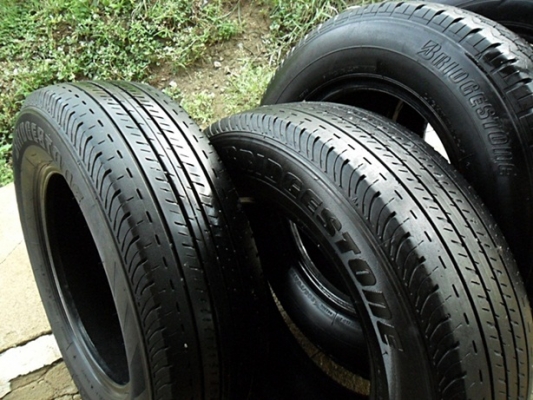 ยางกระบะขอบ15 บริดสโตน205-70-R15ลงพื้นปลายปี13 (4เส้น 2,800บ)