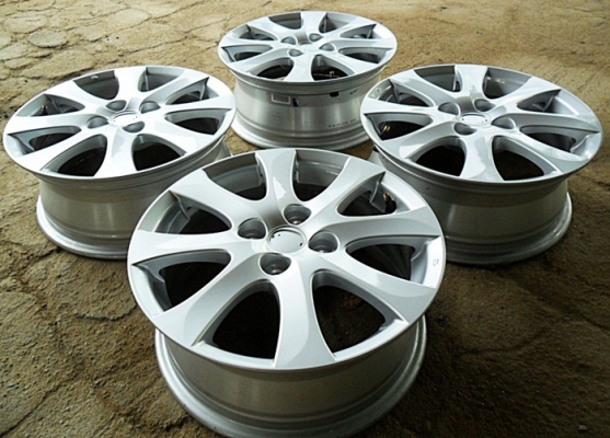 แม็กขอบ15แท้ - 4รู100 สวยใหม่กริ๊บ สภาพป้ายแดง(4วง 3,800บ.)