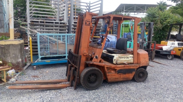 ขายรถยกโฟร์คลิฟท์เบนซิล ยี่ห้อTOYOTA 4FG25 ขายรถยกโฟร์คลิฟท์เบนซิล ยี่ห้อTOYOTA 4FG25