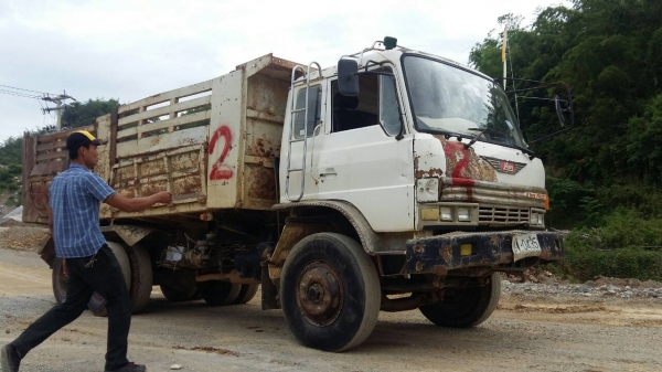 รถสิบล้อ hino 2 เพลา 227 ซูโม่ เครื่อง EM100 220 แรง เครื่องดี คันชีสวย เอกสารครบ