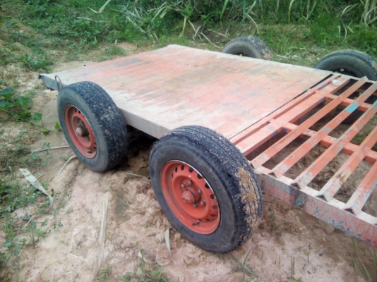 รถเทนเลอร์ลากรถเกี่ยวคูโบต้า4ล้อพร้อมใช้