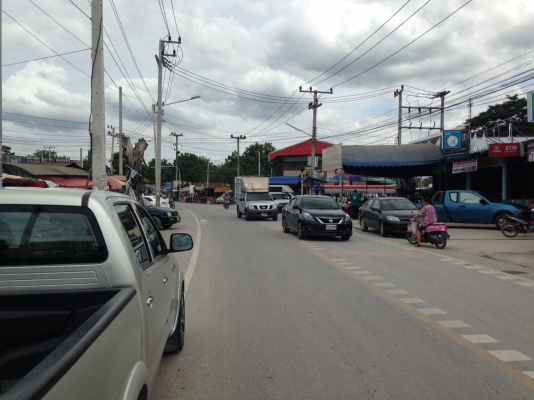 ขายที่ดิน สวยๆ   ซอยวัดสะอาด หลังโรงเรียนวรราชาทินัดดามาตุวิทยา และ วัดทองสะอาด   เนื้อที่จำนวน 28 ไร่ เหมาะทำหมู่บ้านจัดสรร ติดถนน ใกล้ๆถนน กาญจนาภิเษก   ขายไร่ละ 4 ล้านบาท ค่าใช้จ่ายในการโอน ผู้ขายออกให้หมด   ติดต่อ 0889419663