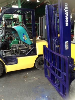 +++ ขายเสาโฟล์คลิฟท์   4  เมตร  KOMATSU  1.5  ตัน , เสา 5  เมตร  3  ท่อน  TOYOTA 1.5  ตัน , เสาฟูลฟรีเข้าตู้  KOMATSU  2.5  ตัน   ครับ