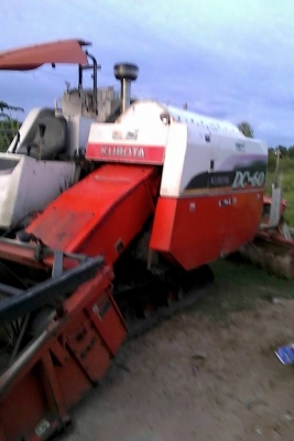 ขายรถเกี่ยวข้าว KUBOTA DC60 สภาพสวยพร้อมใช้งาน สนใจโทร 090-8588220คุณนะ 093-3258446คุณบิว หรือเข้าดูสินค้าอื่นๆได้ที่ www.truck.in.th/498 หรือเพจFacebook ณรงค์ ซื้อขายรถมือสอง (เว็บไซต์ส่วนตัว) หรือFacebook ตลาดรถมือสอง คุณนะ