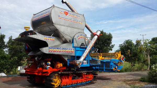 ขายรถเกี่ยวข้าววรพจน์การช่าง