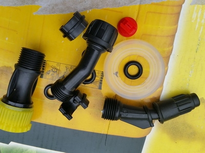 ของใหม่เราก็นำเข้าจากใต้หวันมาครับ อันนี้เป็น เครื่องฉีดพ่นยา แบบสะพาย ขนาด 18 ลิตร ถังหนาพิเศษ