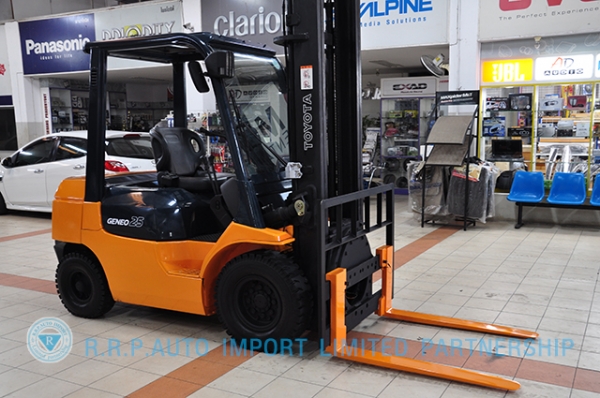 ขายรถโฟล์คลิฟท์มือสอง TOYOTA รุ่น7FD25 ราคา xxx,xxx บาท นำเข้าจากประเทศญี่ปุ่น 100\% ไม่เคยใช้งานในไทย