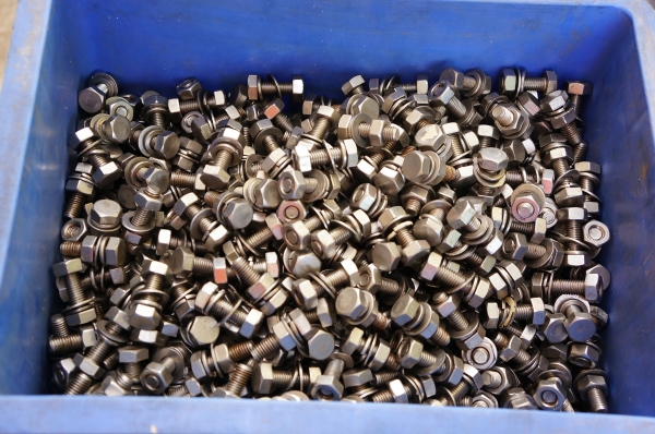 น็อตแสตนเลส M10x1.50