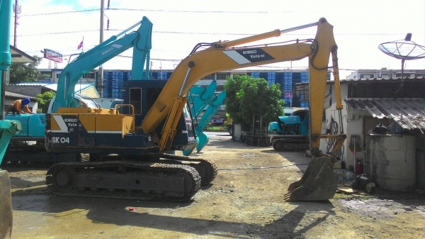 ขายด่วน KOBELCO SK 04  สภาพดี  มีเอกสาร  พร้อมใช้งาน  สนใจ โทร 081-3848169  ต้น  คับ!!