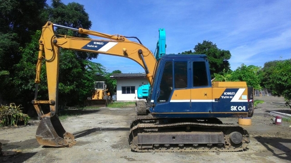 ขายด่วน KOBELCO SK 04  สภาพดี  มีเอกสาร  พร้อมใช้งาน  สนใจ โทร 081-3848169  ต้น  คับ!!