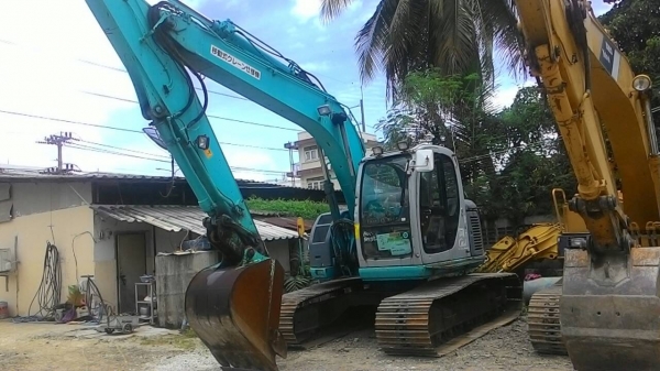 ขายด่วน  KOBELCO SK 135SRLC-1E  มาใหม่  เก่าญี่ปุ่น ปี 2002 สภาพสวย     พร้อมใช้ ราคาคุยกันได้  สนใจโทร  081-3848169  ตัน  คับ!!