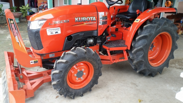 ขายรถไถคูโบต้า  KUBOTA   L 3608 (4WD) พร้อมชุดใบมีดดันหน้าคานล่าง