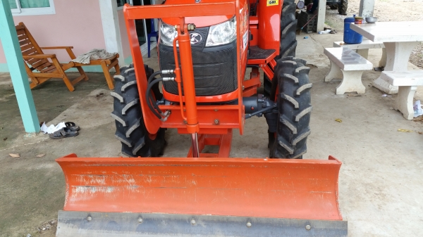 ขายรถไถคูโบต้า  KUBOTA   L 3608 (4WD) พร้อมชุดใบมีดดันหน้าคานล่าง