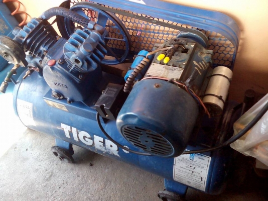 ขายปั๊มลม TIGER รุ่น TG-2 ขนาด 1/2 แรง 64 ลิตร สถาพตามรูปเลยคับ ของเดิมๆ  พร้อมใช้งาน