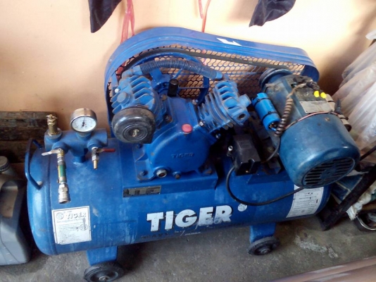 ขายปั๊มลม TIGER รุ่น TG-2 ขนาด 1/2 แรง 64 ลิตร สถาพตามรูปเลยคับ ของเดิมๆ  พร้อมใช้งาน