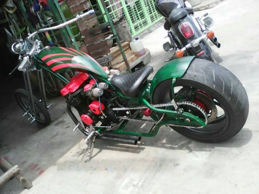 หน้ายาว สาวหัน เครื่อง CBX 750 ตัวโซ่ครับ หน้ายาว สาวหัน เครื่อง CBX 750 ตัวโซ่ครับ