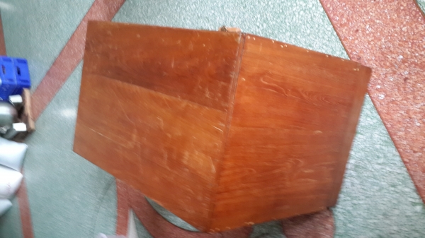 โต๊ะทำงานไม่สัก