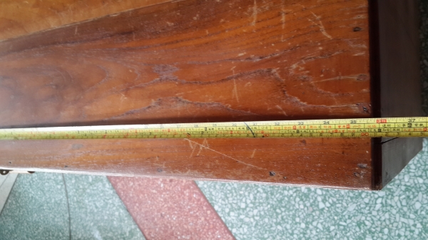 โต๊ะทำงานไม่สัก