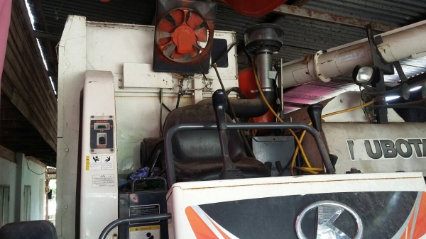 ขายรถเกี่ยว KUBOTA 95 แรง