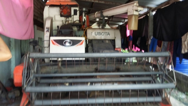 ขายรถเกี่ยว KUBOTA 95 แรง