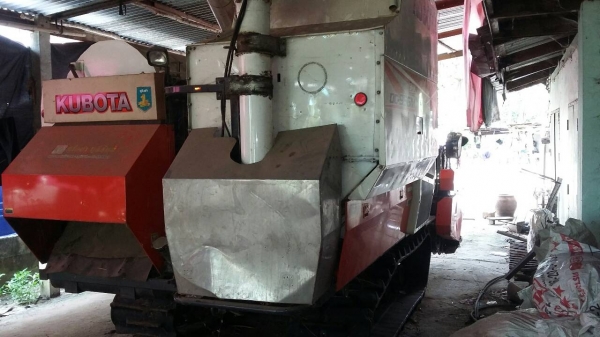 ขายรถเกี่ยว KUBOTA 95 แรง