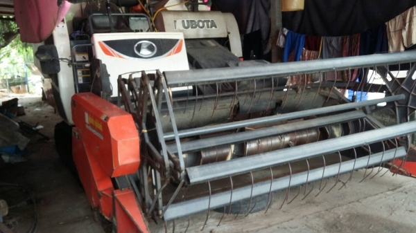ขายรถเกี่ยว KUBOTA 95 แรง