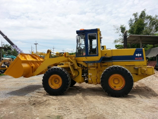รถตัก Komatsu WA300-1 ซีเรียล 30,000 มาถึงไทยละครับ นำเข้าจากญี่ปุ่น สภาพแจ่มมาก ยางสวย 090-986-2521 อ๊อบ